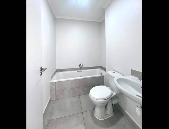 2 BEDROOM APARTMENT FOR SALE IN HAYFIELDS